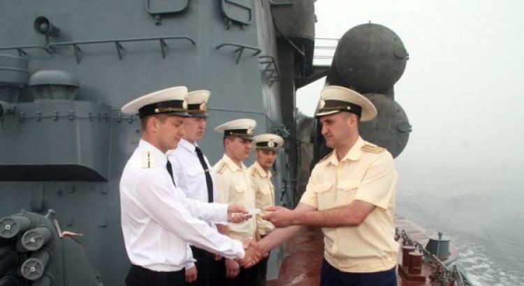 Воинские звания на флоте по возрастанию Капитан 2 ранга по сухопутному